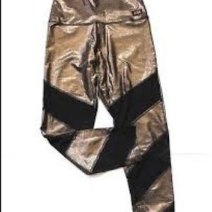VS Pink Ultimate gold foil legging w/ mesh size M

New w/o tags